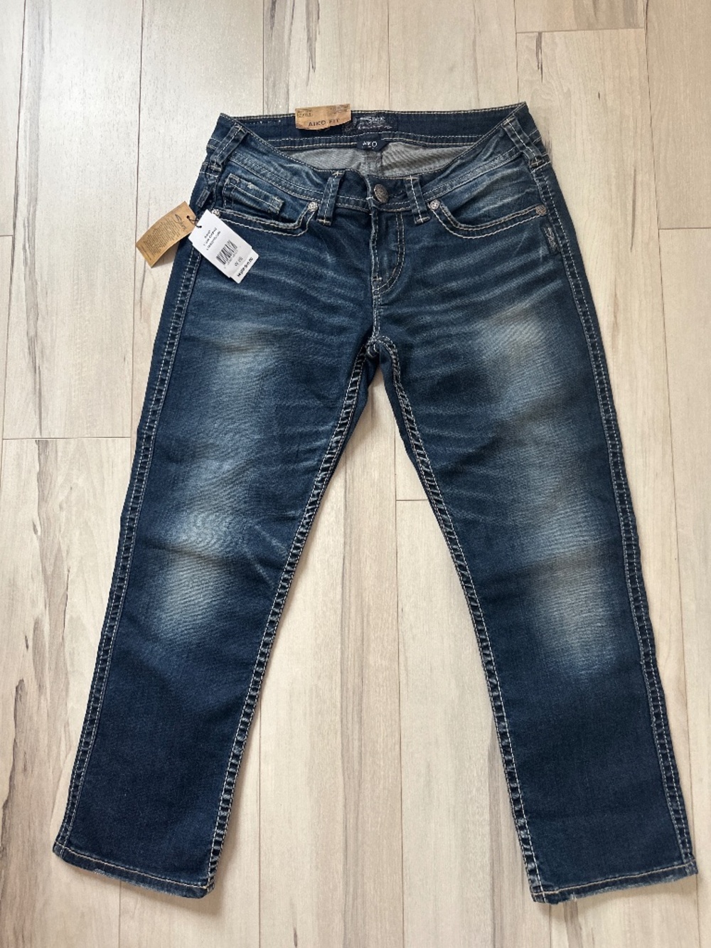 Woman’s Silver Aiko Jean capris
